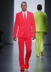 09mbܣCalvin Klein Collection \ӑ(zhn) 