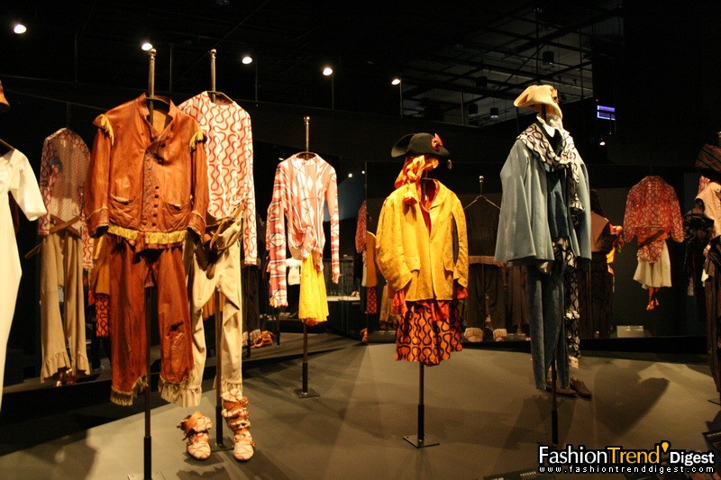 Vivienne Westwood世界巡回時(shí)裝展香港站 