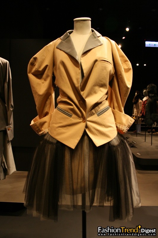 Vivienne Westwood世界巡回時裝展香港站 