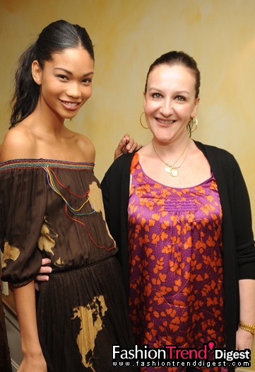 11月17日：Sophie Theallet 贏得了CFDA/Vogue時(shí)尚大獎(jiǎng)。圖為Chanel Iman和Sophie Theallet。 