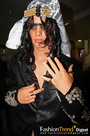 FTD-foto̽I(yng)John Galliano(chng)_(ti)(zhn)ʿ